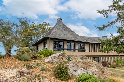 9 pièces 233 m² · à Saint-Georges-sur-Loire · 233 m² · 674 000 €
