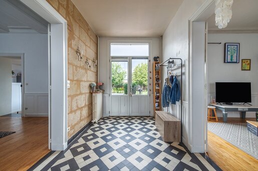 Maison 9 pièces 312 m² · à Doué-en-Anjou · 312 m² · 370 000 €