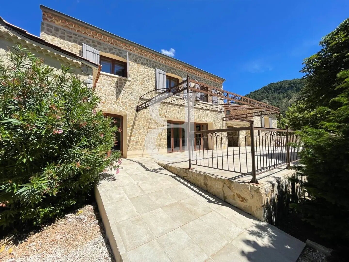Appartement à vendre, 337m², Vaison-la-Romaine