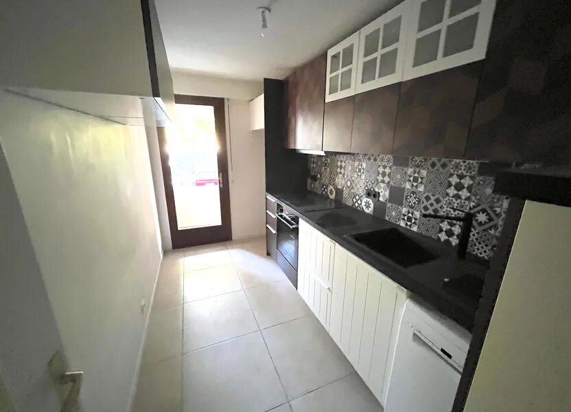 Appartement à louer, 59m², Fréjus