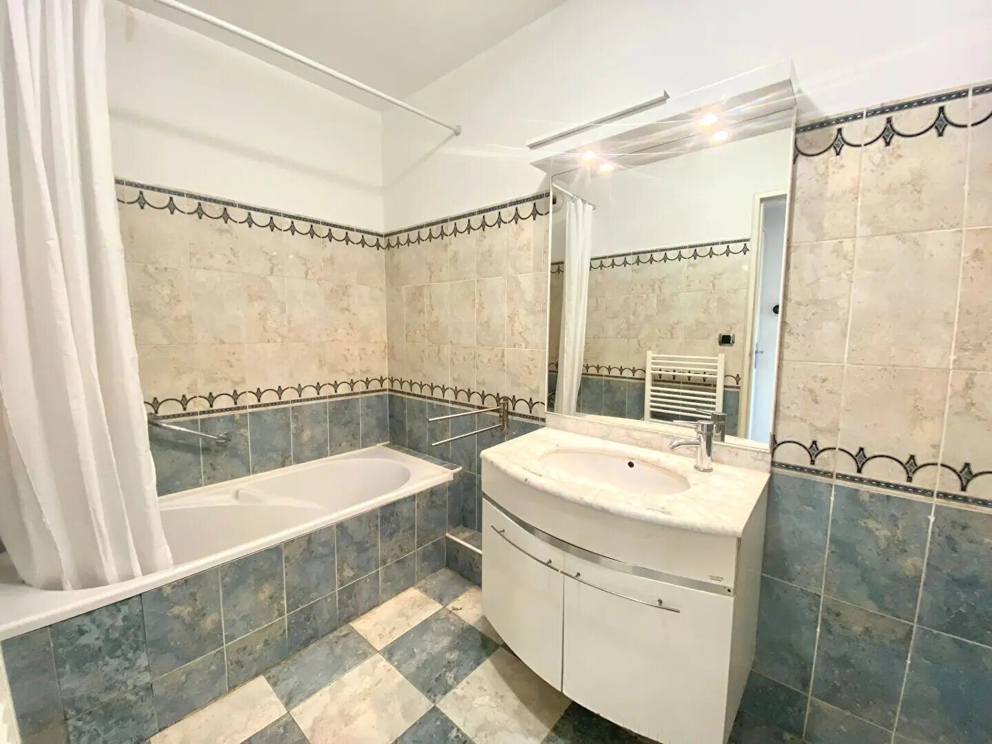 Appartement à louer, 64m², Saint-Raphaël