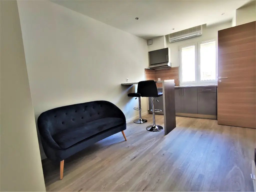 Appartement à louer, 25m², Saint-Raphaël