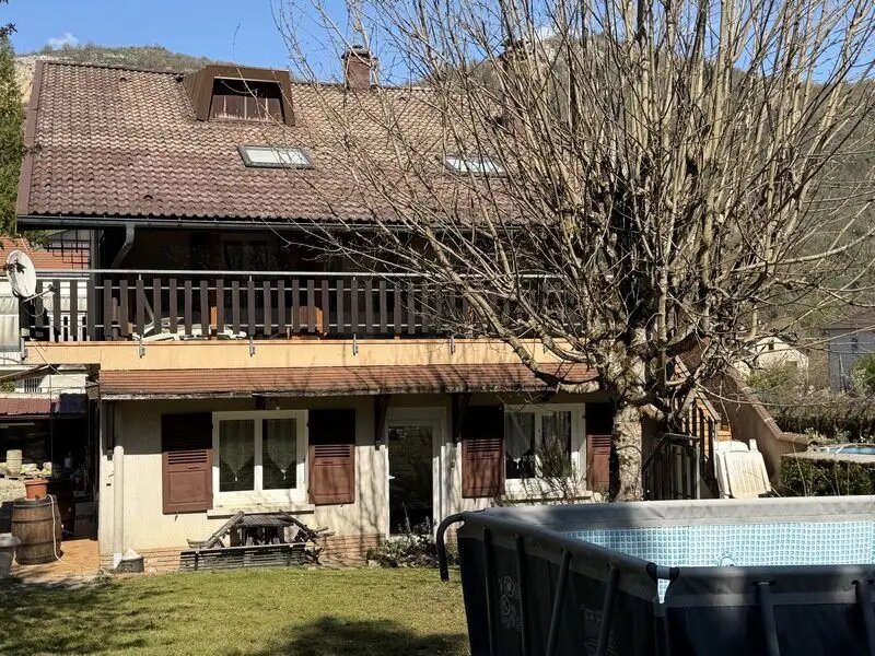 Maison à vendre, 160m², Vaux-lès-Saint-Claude