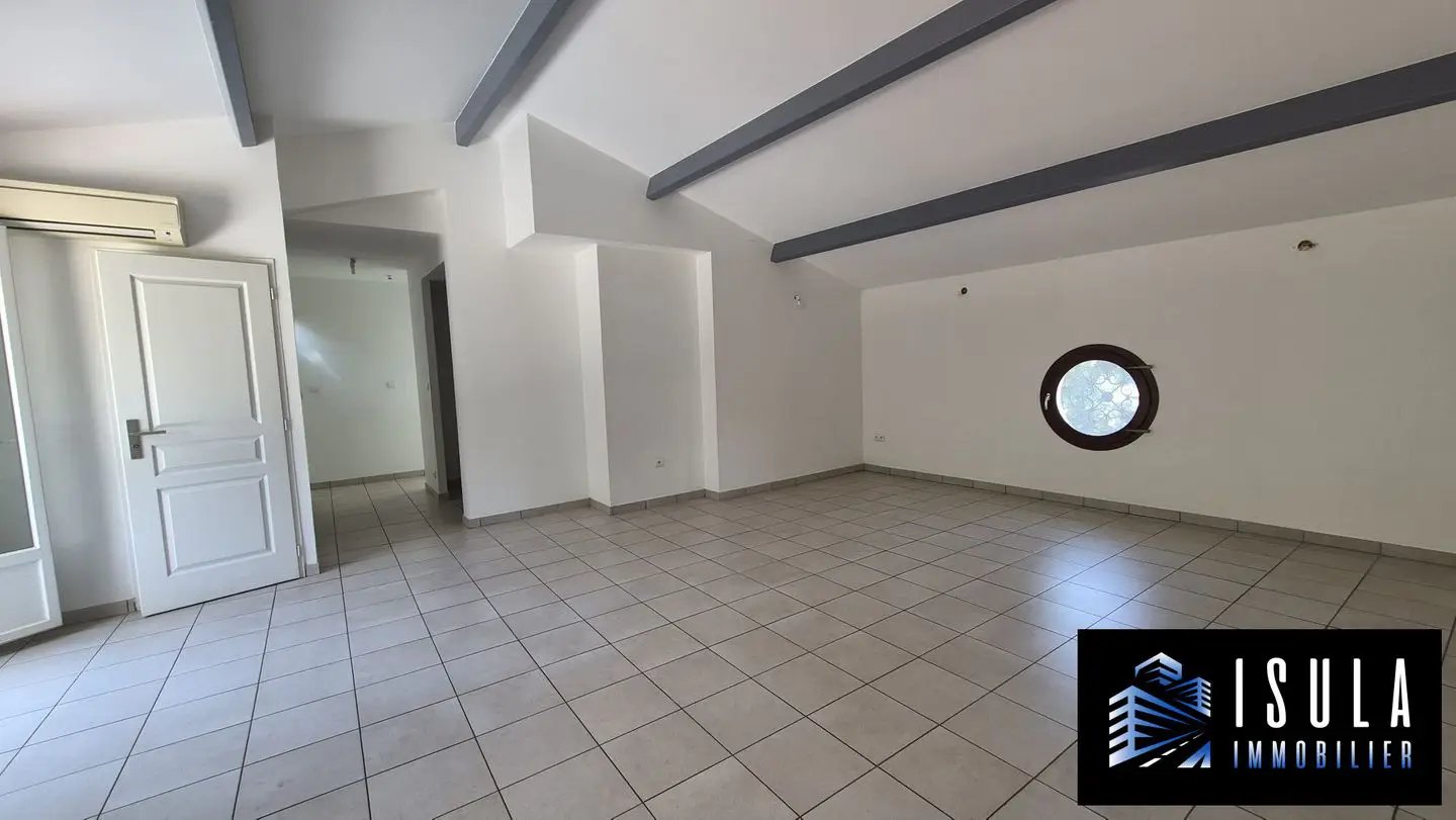 Appartement à louer, 90m², Cauro