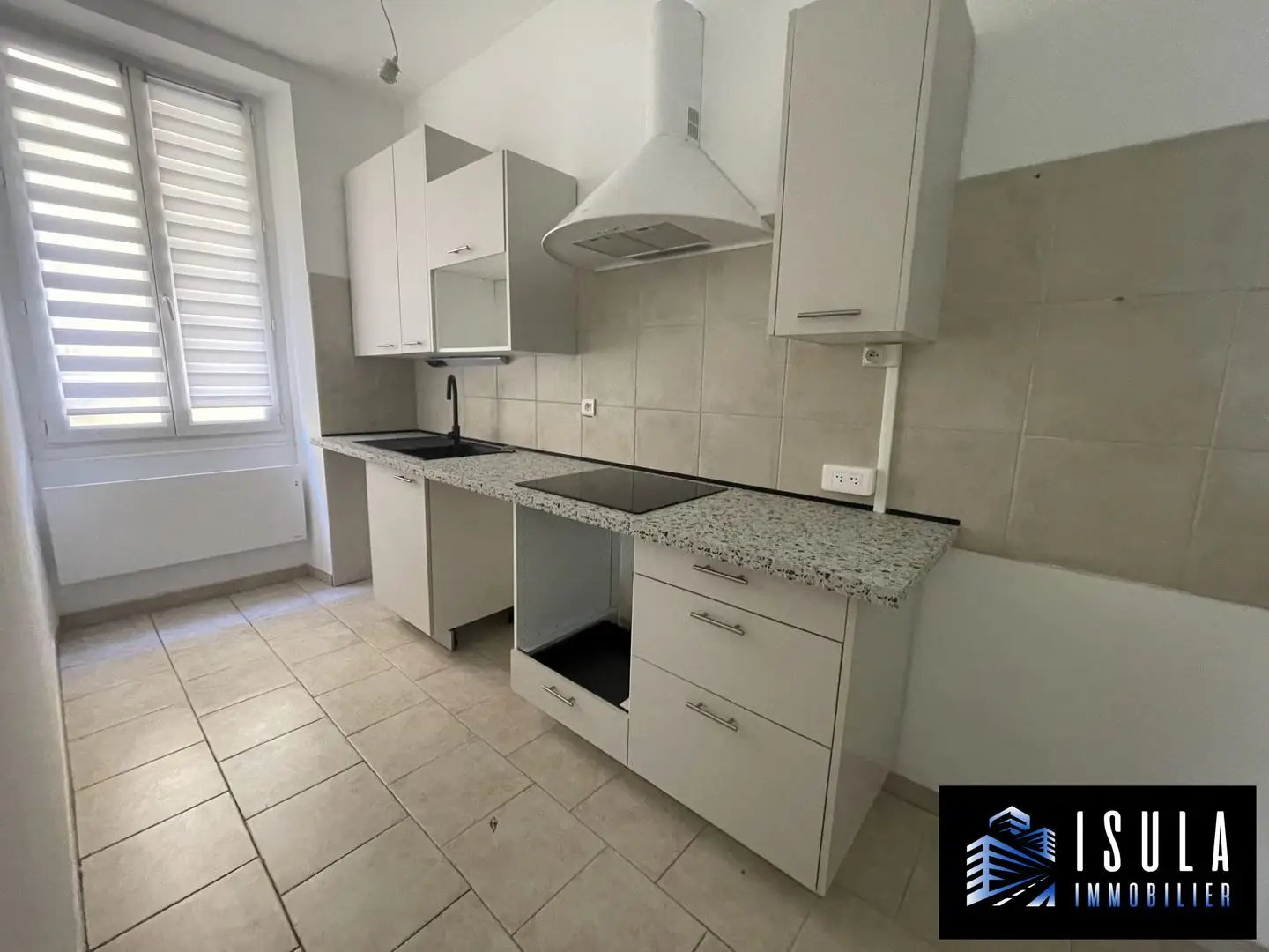Appartement à louer, 69m², Ajaccio