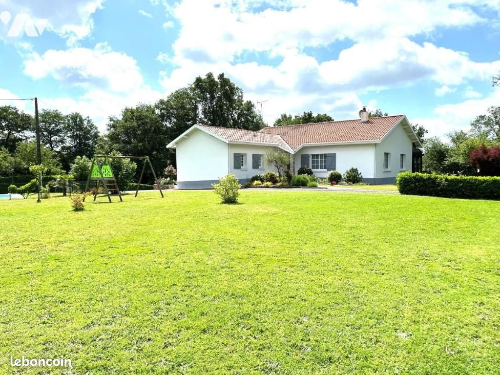 Maison à vendre, 177m², Mortagne-sur-Sèvre