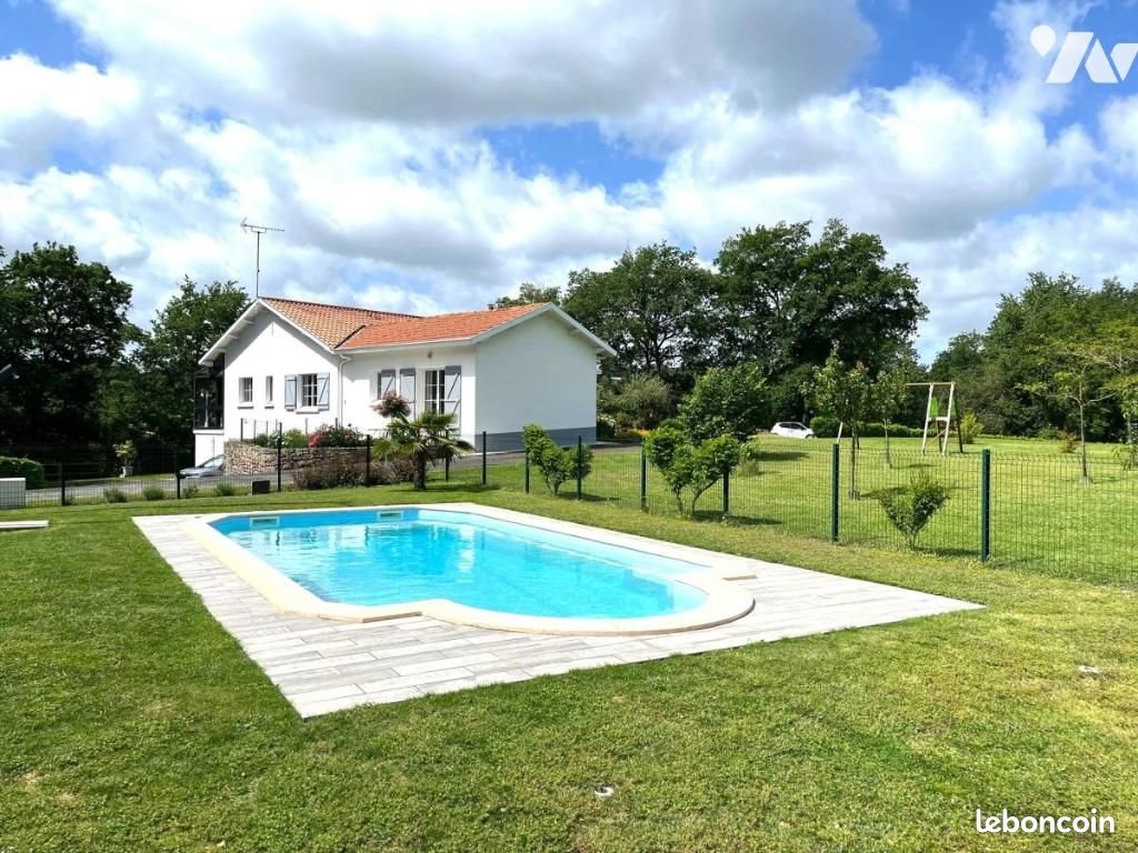 Maison à vendre, 177m², Mortagne-sur-Sèvre