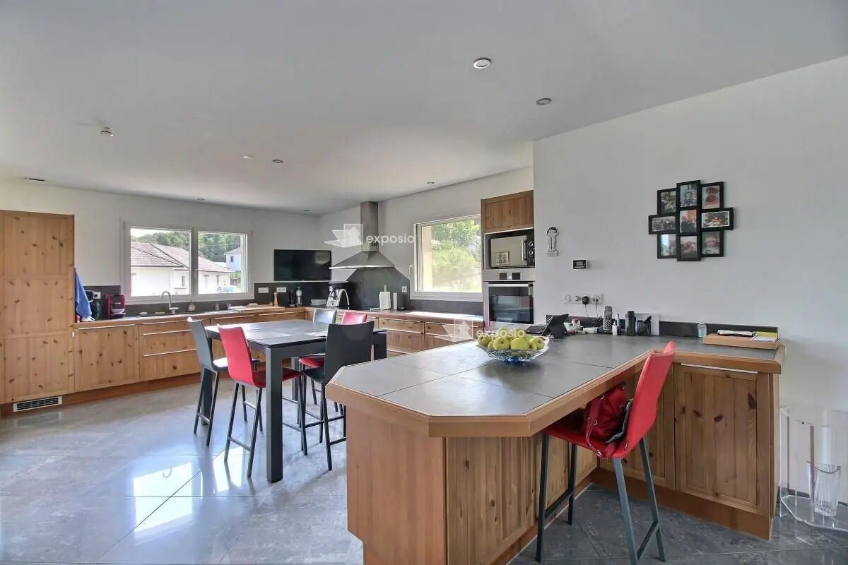 Maison à vendre, 204m², Serres-Morlaàs