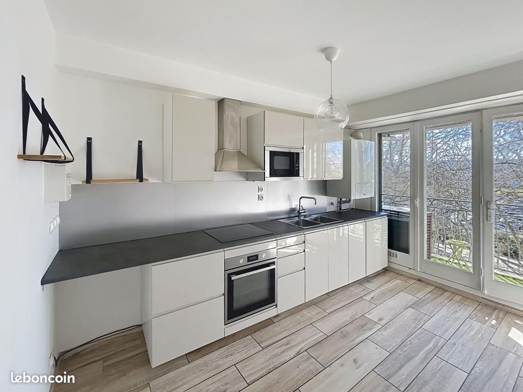 Appartement à louer, 141m², Pau