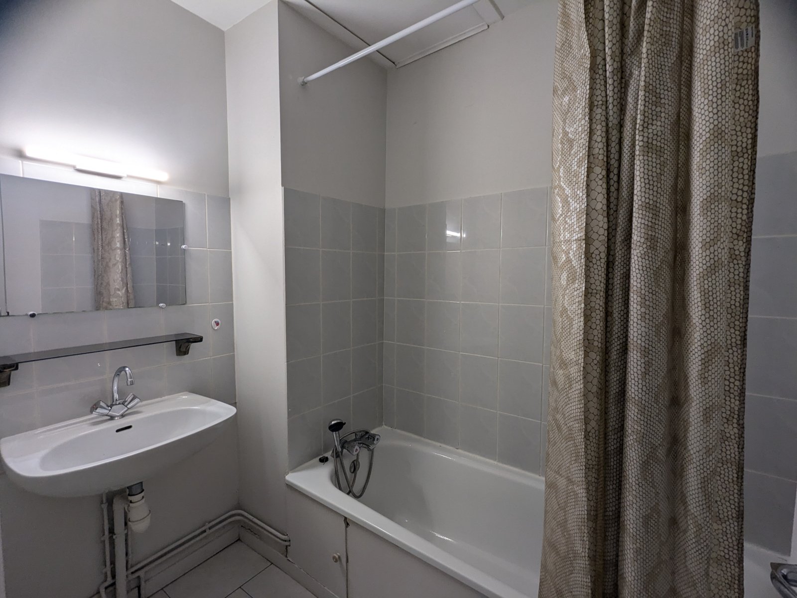 Appartement à louer, 2m², Issoudun