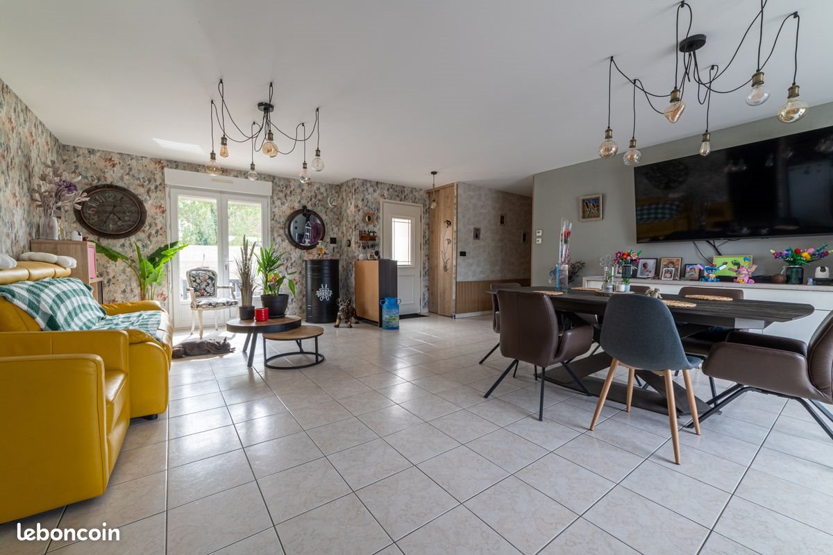 Maison à vendre, 146m², Sainte-Lizaigne