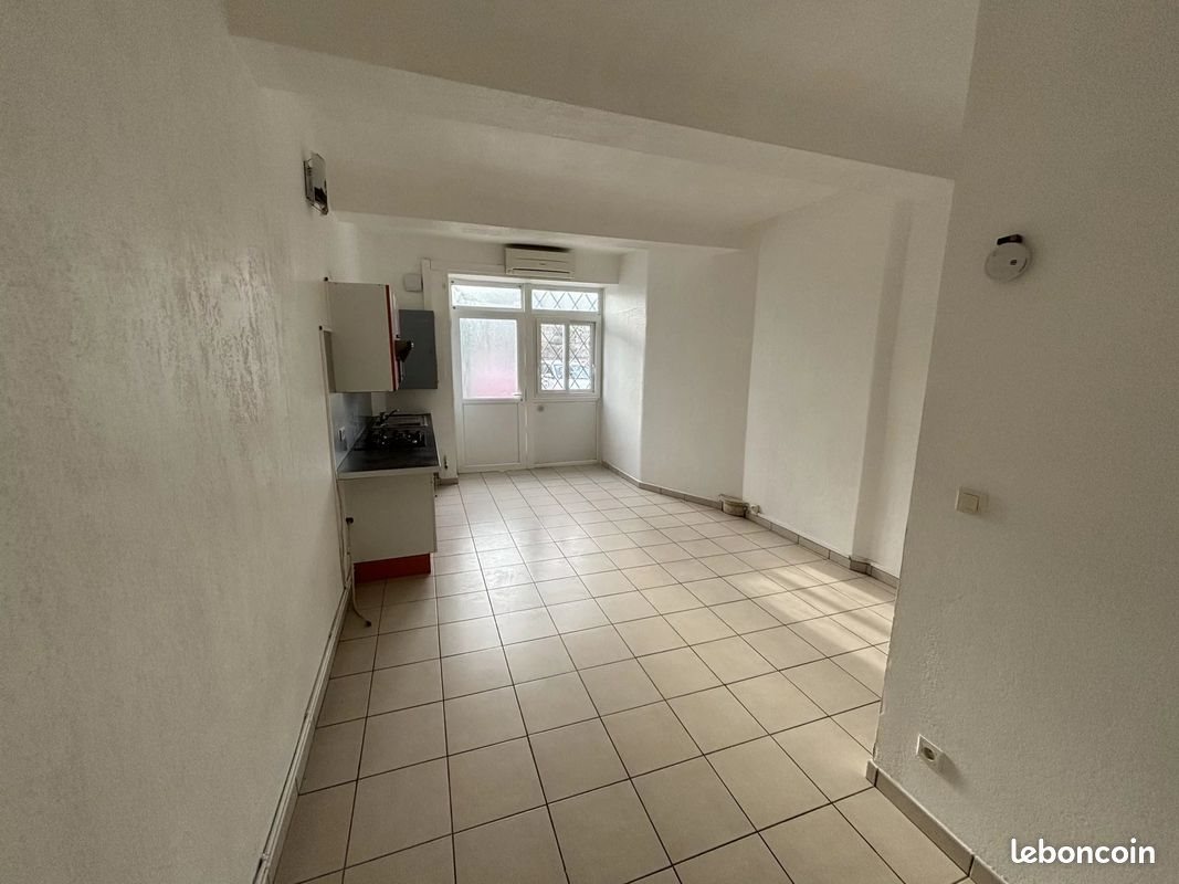Appartement à louer, 25m², Arles