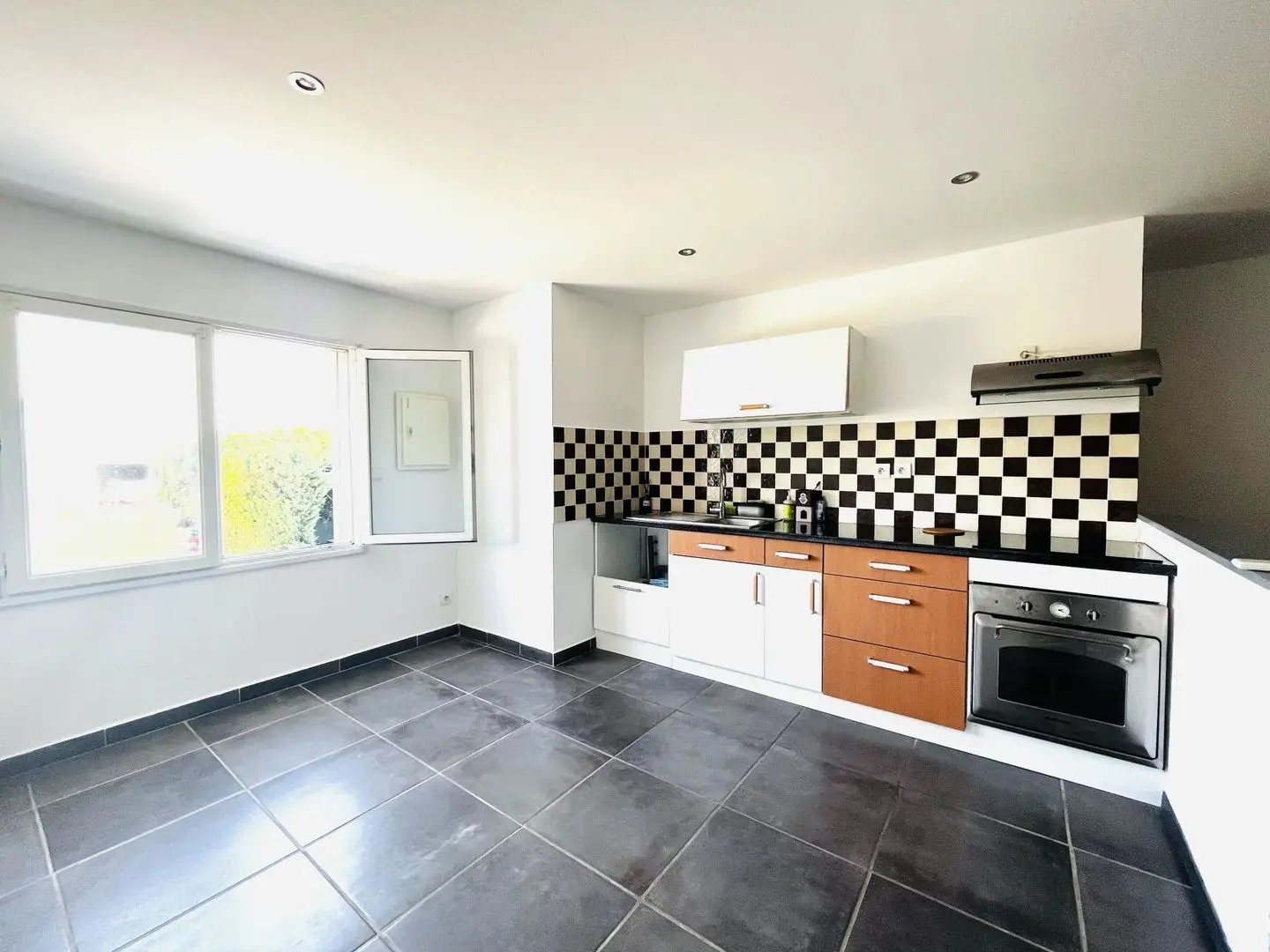 Appartement à louer, 45m², Arles
