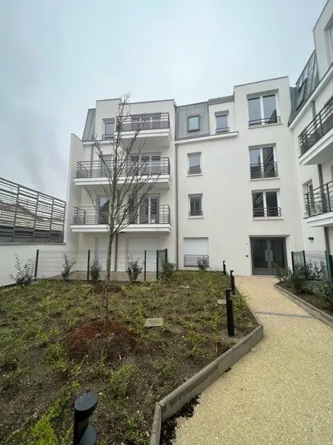 Appartement à louer, 69m², Stains