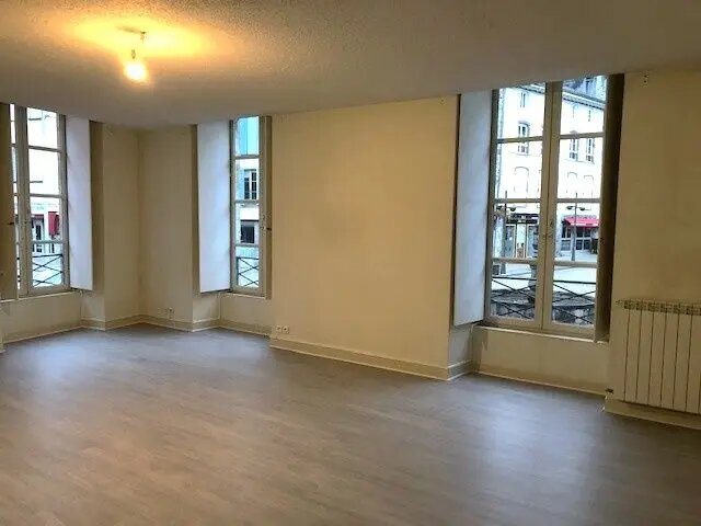 Appartement à louer, 104m², Aurillac