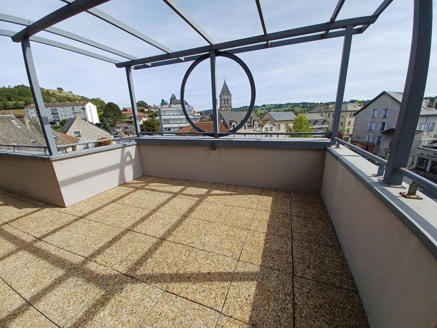 Appartement à louer, 73m², Arpajon-sur-Cère