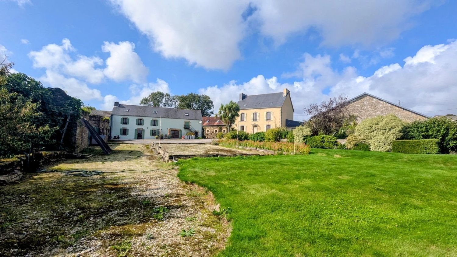 Maison à vendre, 264m², Saint-Coulitz