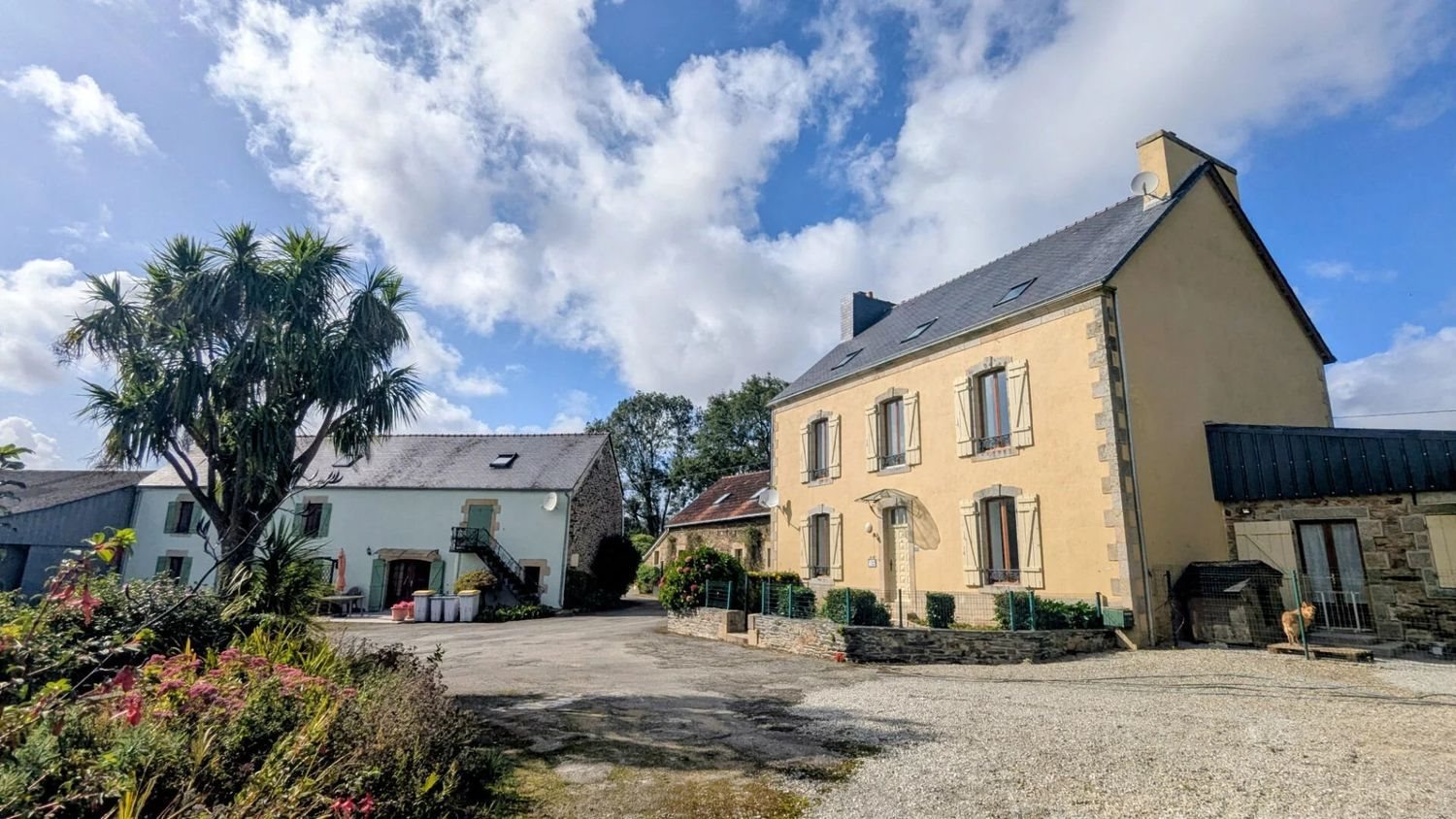 Maison à vendre, 264m², Saint-Coulitz