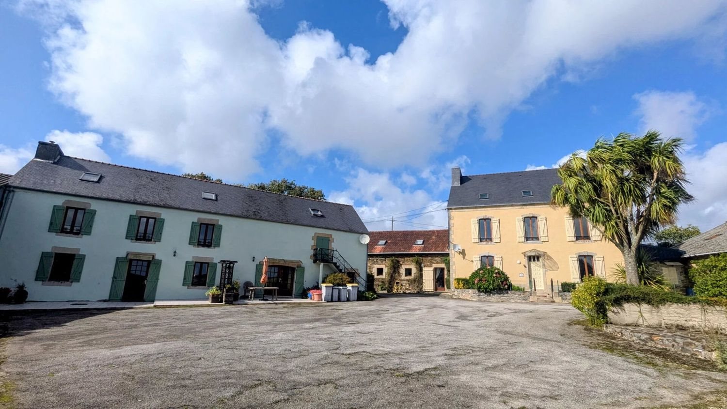 Maison à vendre, 264m², Saint-Coulitz