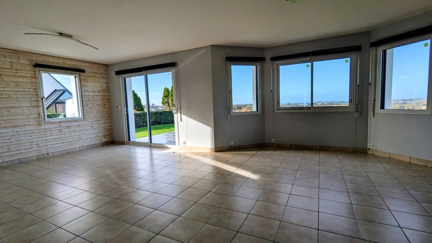 Maison à vendre, 126m², Plomodiern