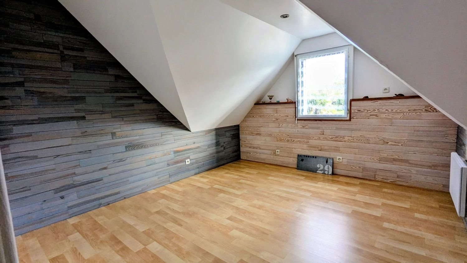 Maison à vendre, 126m², Plomodiern