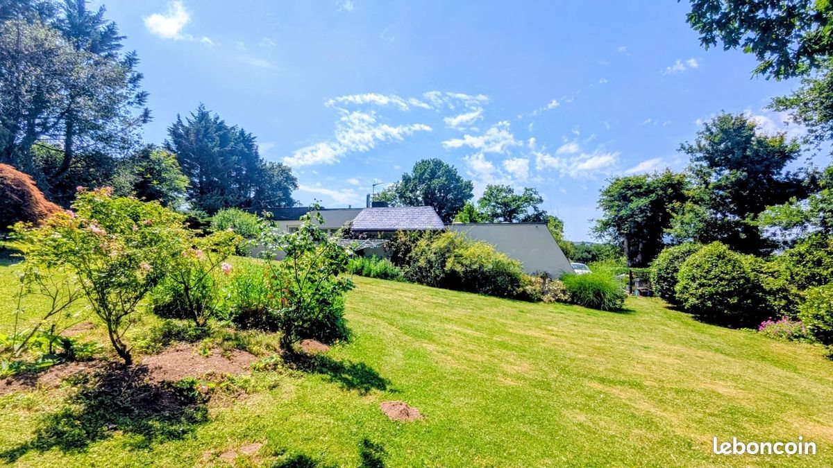 Maison à vendre, 159m², Saint-Coulitz