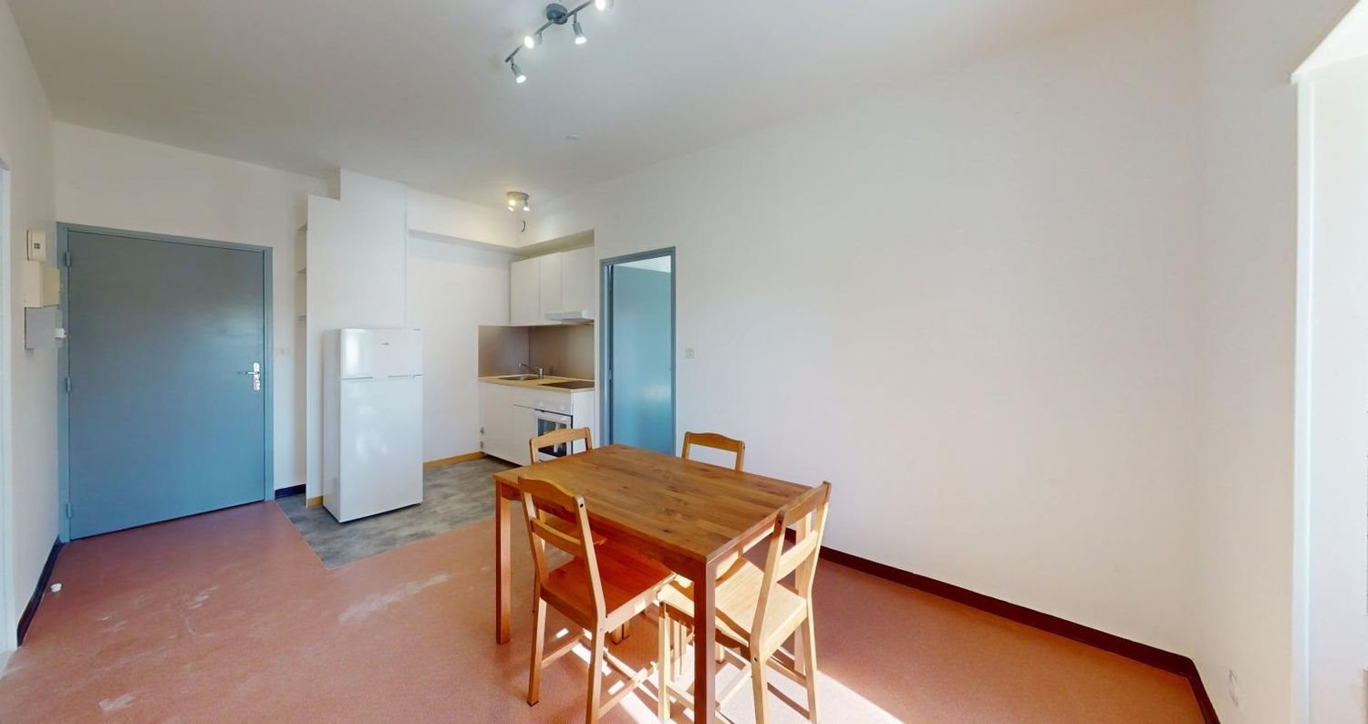 Appartement à louer, 45m², Salmiech