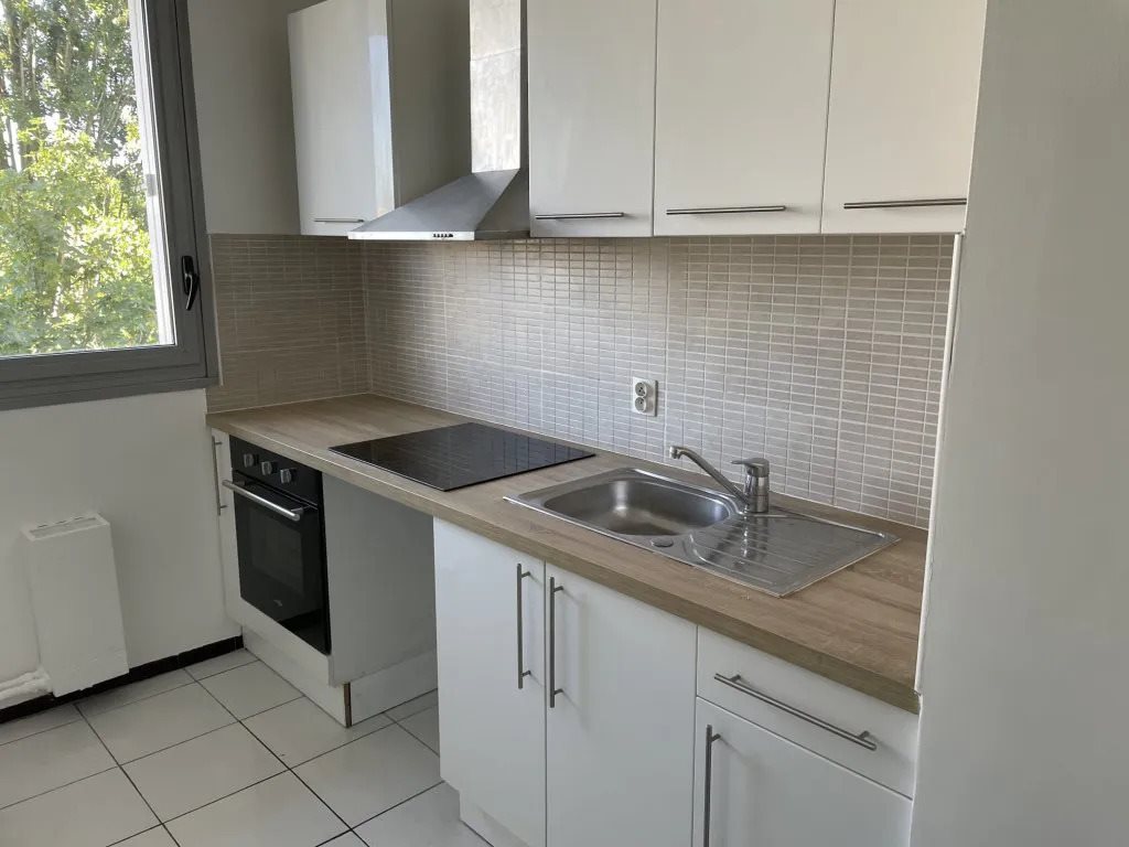 Appartement à louer, 42m², Stains