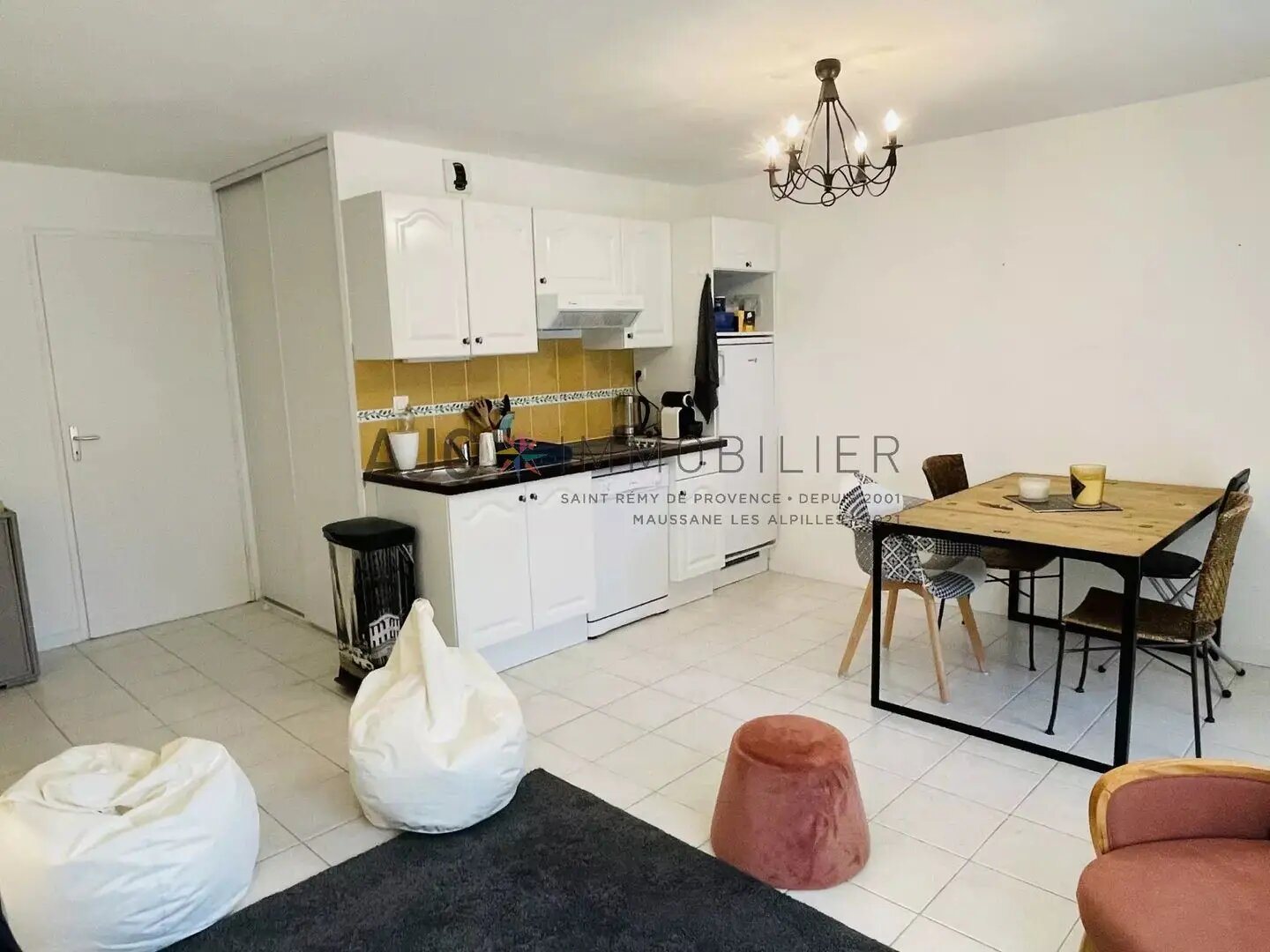 Appartement à louer, 72m², Paradou