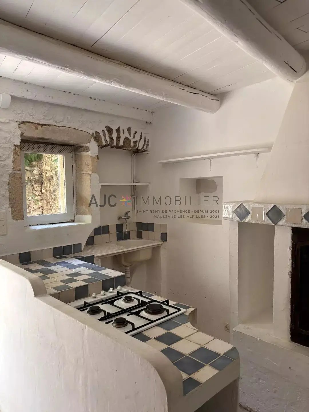 Maison à louer, 72m², Eygalières