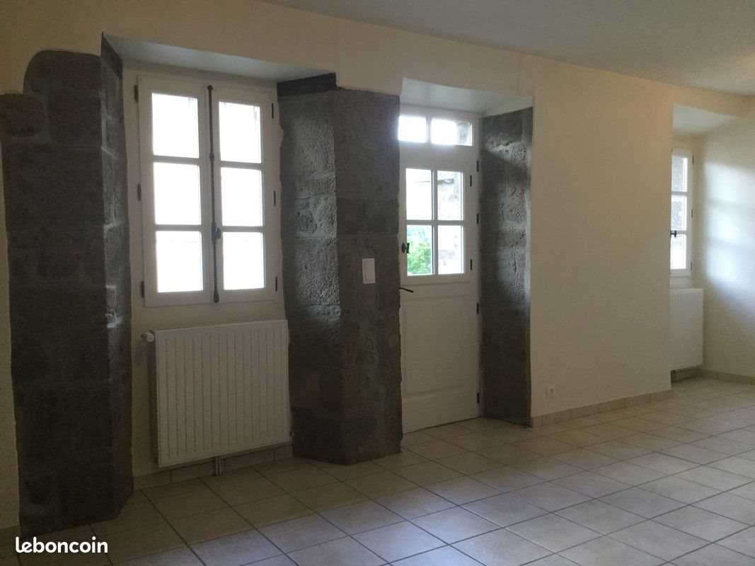 Maison à louer, 86m², Vic-sur-Cère