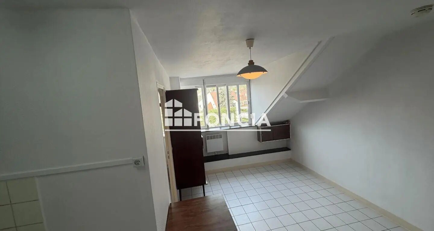 Appartement à louer, 17m², Etréchy