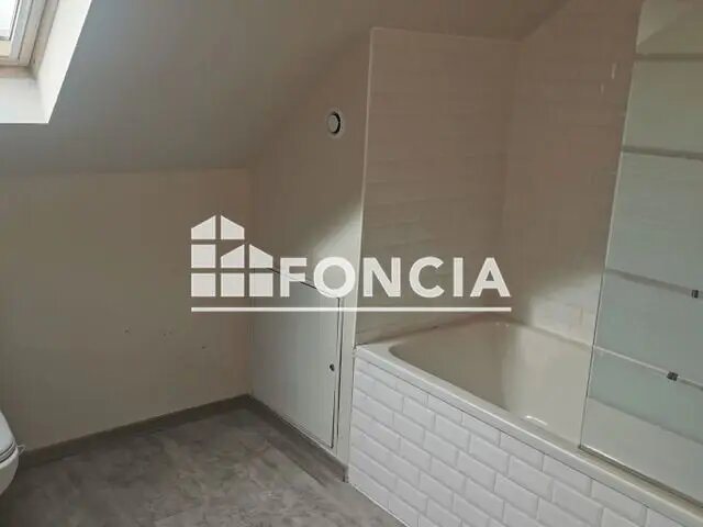 Appartement à louer, 55m², Saint-Max