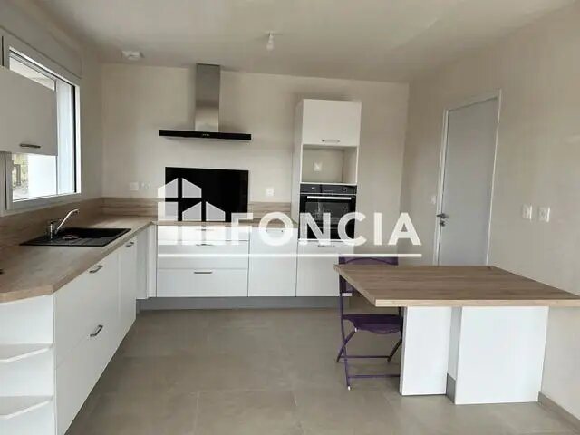 Maison à louer, 95m², Saint-Quay-Perros