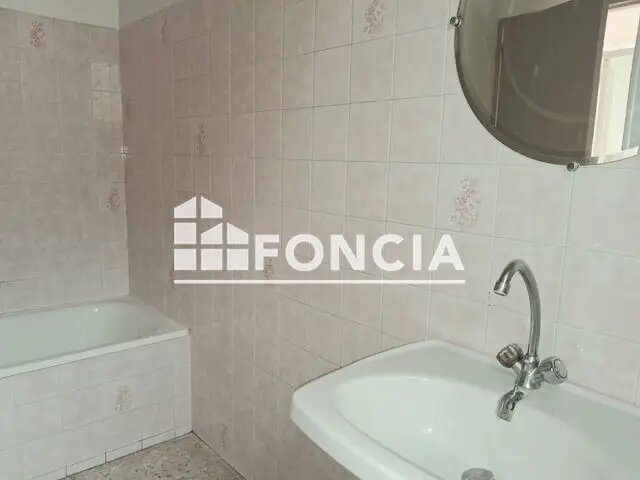 Appartement à louer, 57m², Nîmes
