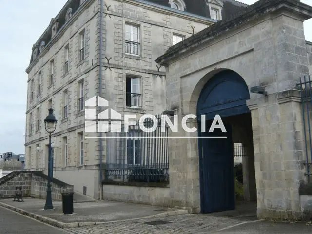 Appartement à louer, 50m², Rochefort
