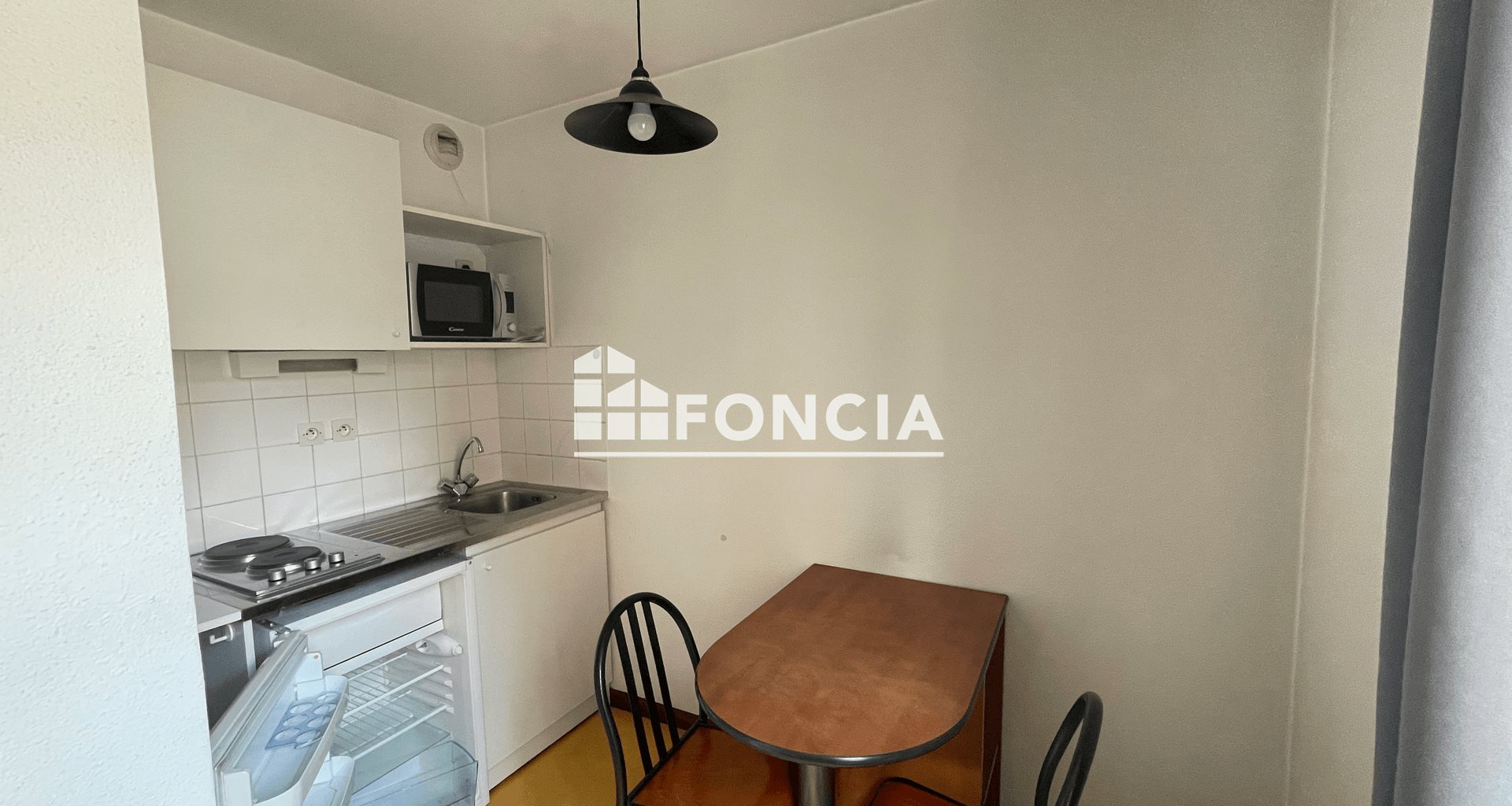Appartement à louer, 21m², Saint-Étienne