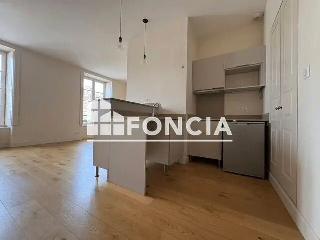 Appartement à louer, 31m², Nîmes