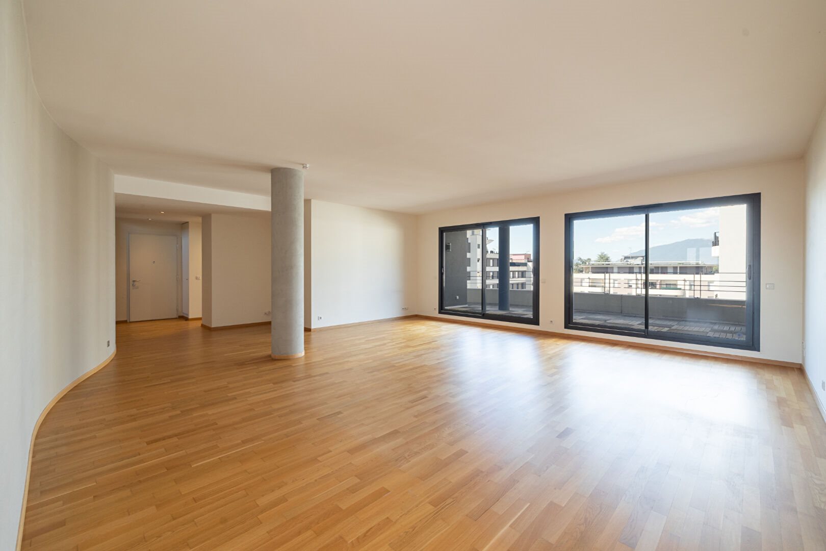 Appartement à vendre, 211m², Saint-Genis-Pouilly