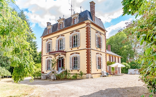 Maison 12 pièces 450 m² · à Toucy · 450 m² · 765 000 €