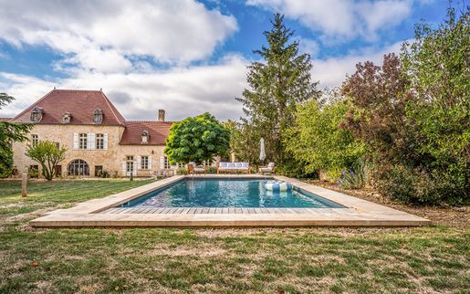 Maison 8 pièces 250 m² · à Provency · 250 m² · 650 000 €