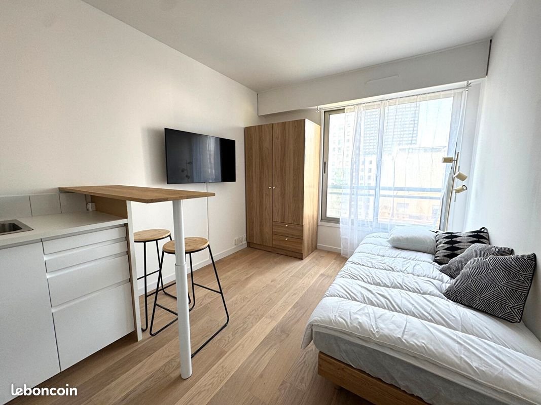 Appartement à louer, 17m², Courbevoie