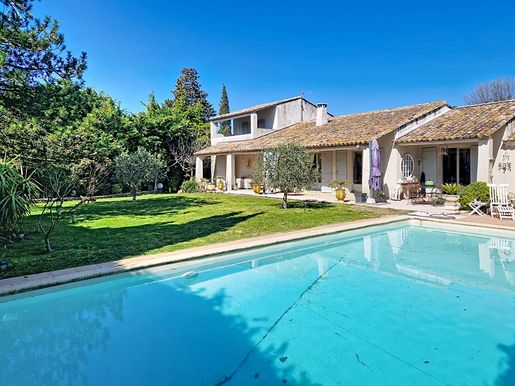 Maison 7 pièces 190 m² · à Les Angles · 190 m² · 648 000 €