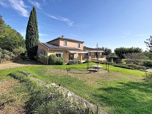 Maison 6 pièces 257 m² · à Roquemaure · 257 m² · 850 000 €