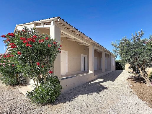 Maison 7 pièces 218 m² · à Entraigues-sur-la-Sorgue · 218 m² · 550 000 €