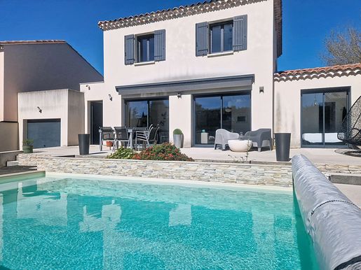Maison 5 pièces 112 m² · aux Angles · 112 m² · 453 000 €
