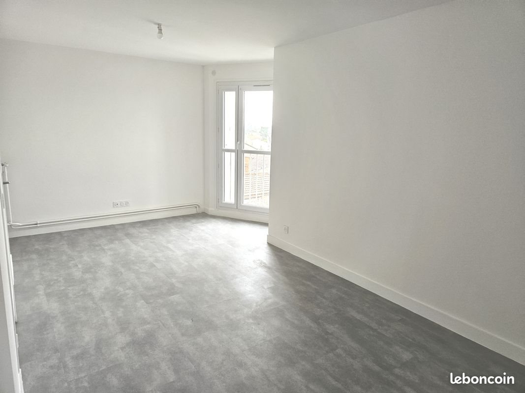 Appartement à louer, 42m², Feurs