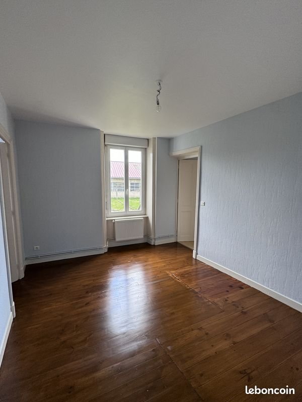 Appartement à louer, 54m², Panissières