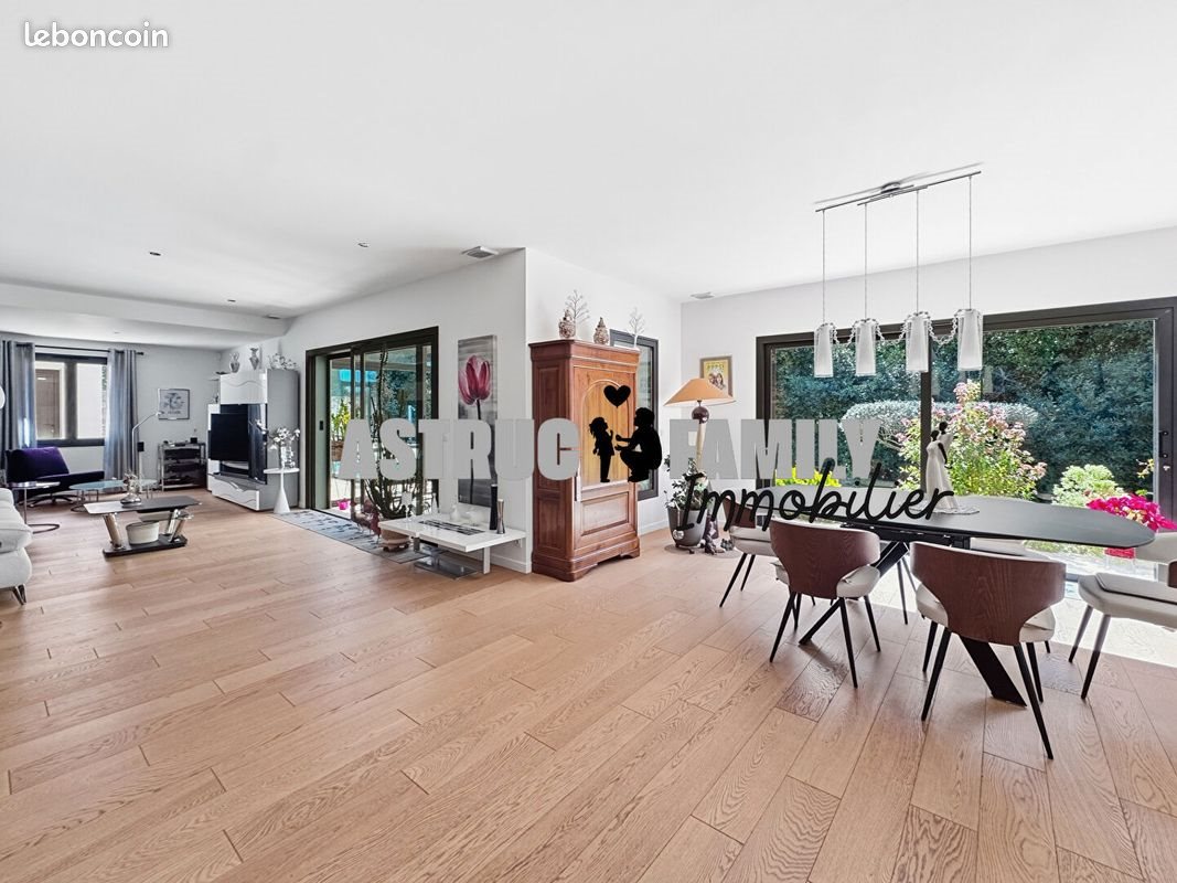 Maison à vendre, 183m², Nîmes