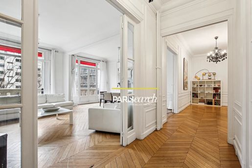Appartement 7 pièces 207 m² · à Paris 16ème · 207 m² · 1 980 000 €